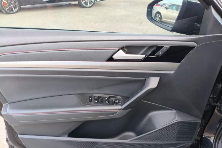 Used MG 6 2017 20T Automatic Luxury Smart Connect Version China V Standard Interior 7