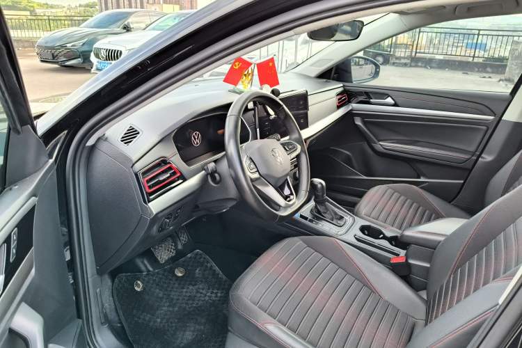 Used MG 6 2017 20T Automatic Luxury Smart Connect Version China V Standard Interior 8