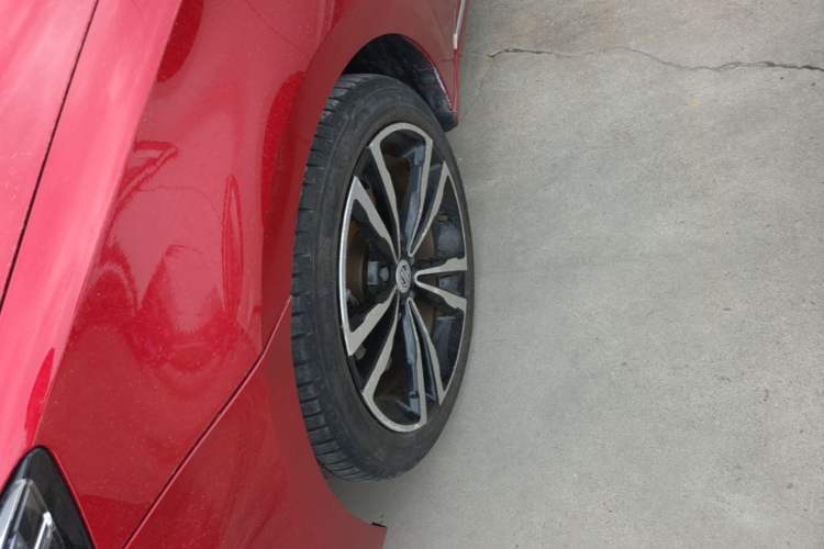 Used MG 6 2017 20T Automatic Trophy Prestige Internet Edition China V Standard Left Front Wheel Hub