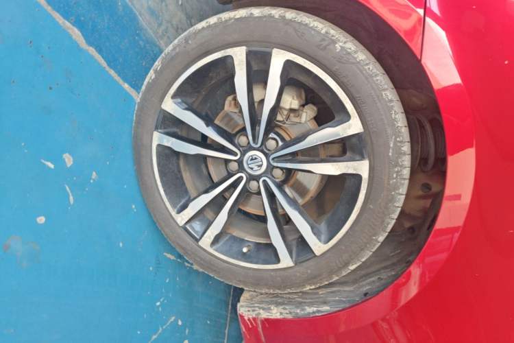 Used MG 6 2017 20T Automatic Trophy Prestige Internet Edition China V Standard Left Front Wheel Hub