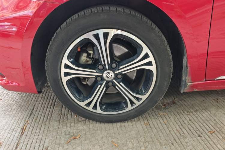 Used MG 6 2017 20T Automatic Luxury Smart Connect Version China V Standard Left Front Wheel Hub