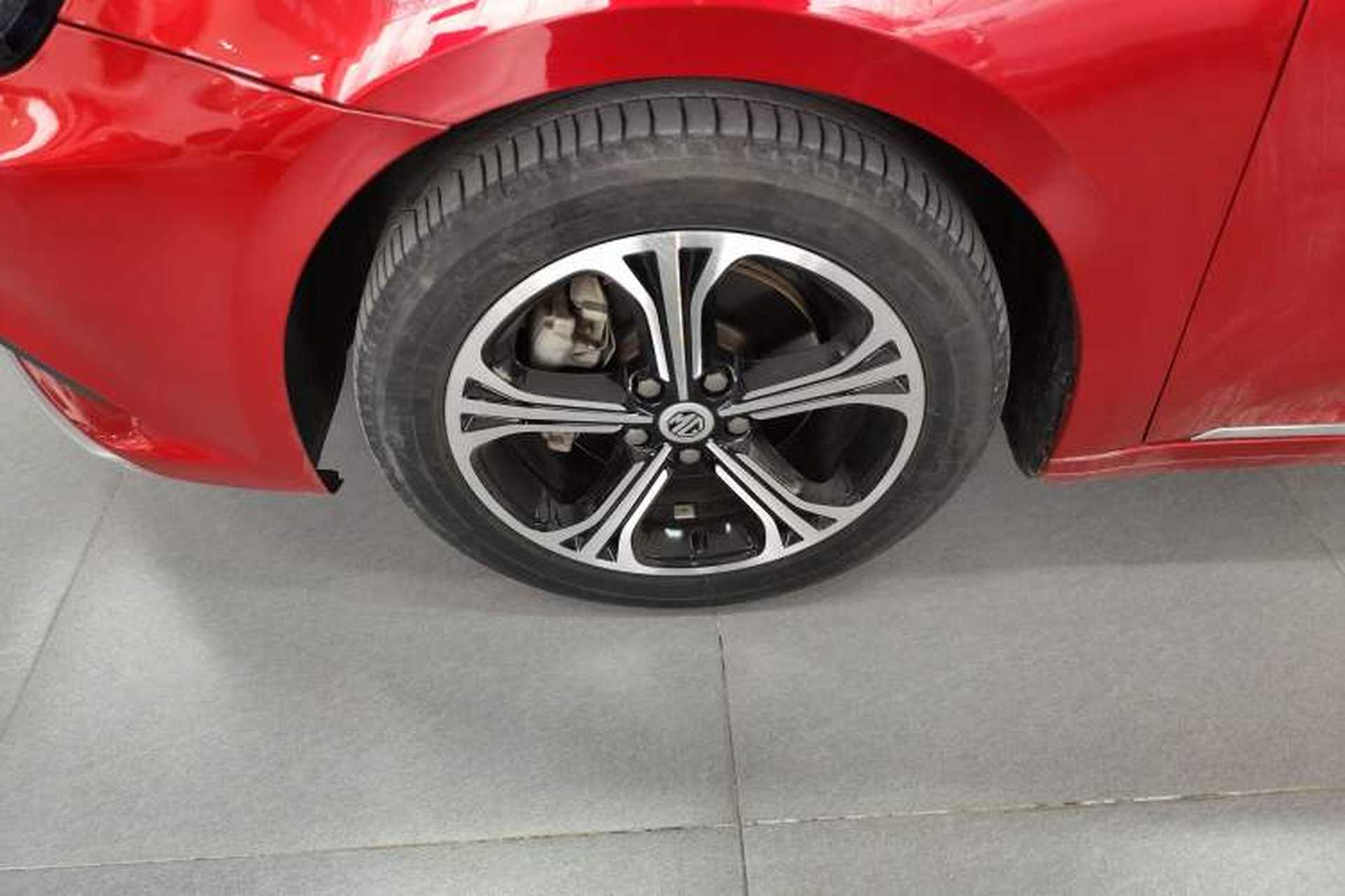 Used MG 6 2017 20T Manual Luxury Smart Connect Version China V Standard Left Front Wheel Hub