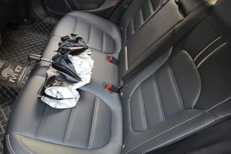 Used MG 6 2017 20T Automatic Luxury Smart Connect Version China V Standard Left Rear Seat