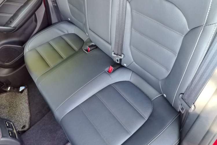 Used MG 6 2017 20T Automatic Luxury Smart Connect Version China V Standard Left Rear Seat