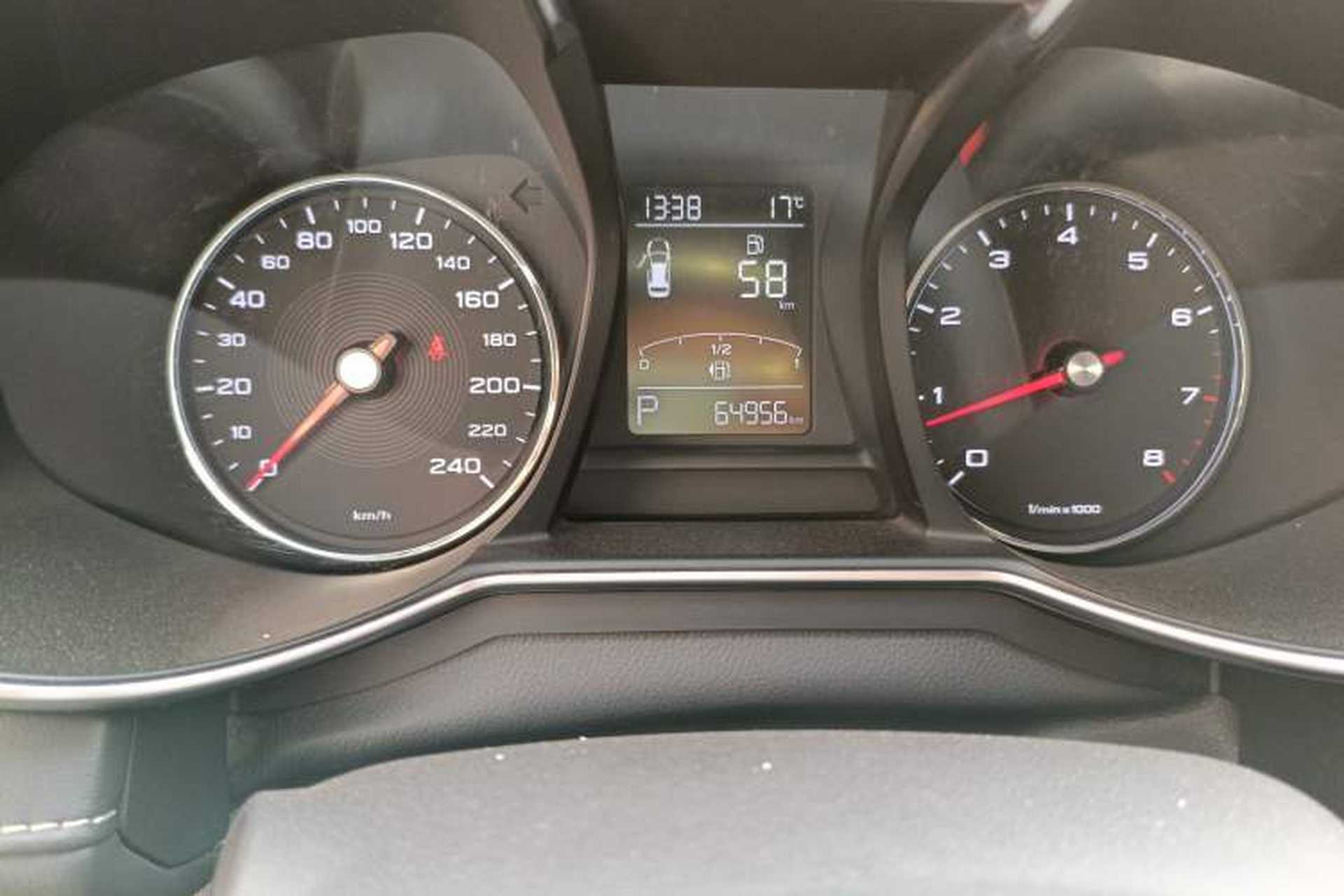 Used MG 6 2017 20T Automatic Luxury Smart Connect Version China V Standard Odometer Close Up