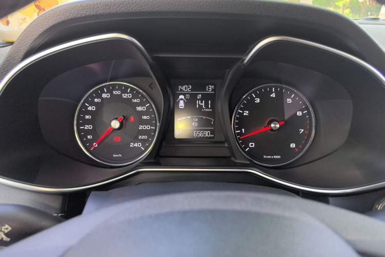 Used MG 6 2017 20T Automatic Luxury Smart Connect Version China V Standard Odometer Close Up