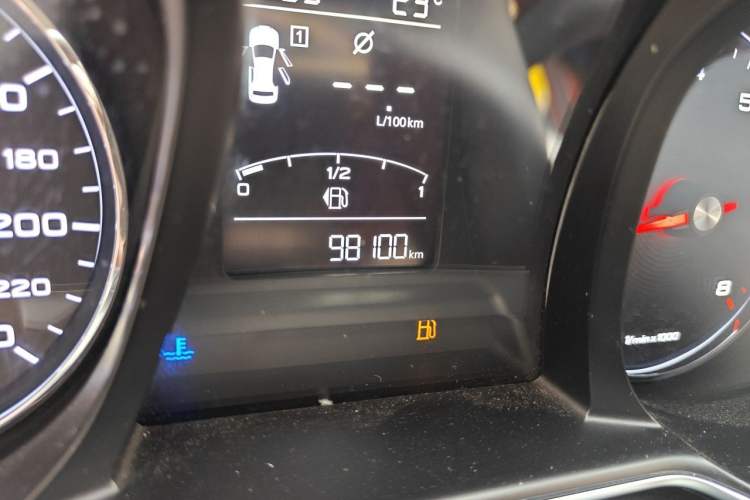 Used MG 6 2017 20T Manual Elite Smart Connect Version China V Standard Odometer Close Up