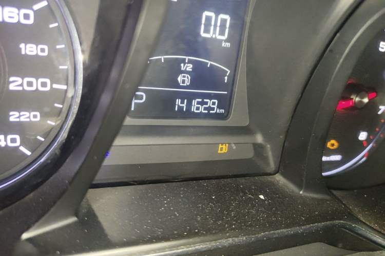 Used MG 6 2017 20T Automatic Luxury Smart Connect Version China V Standard Odometer Close Up