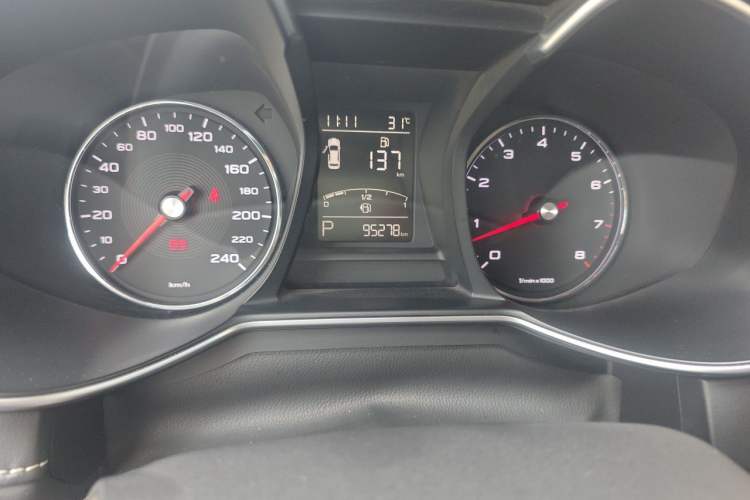 Used MG 6 2017 20T Automatic Luxury Smart Connect Version China V Standard Odometer Close Up