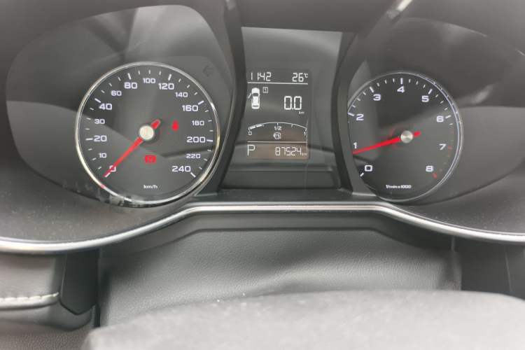 Used MG 6 2017 20T Automatic Luxury Smart Connect Version China V Standard Odometer Close Up