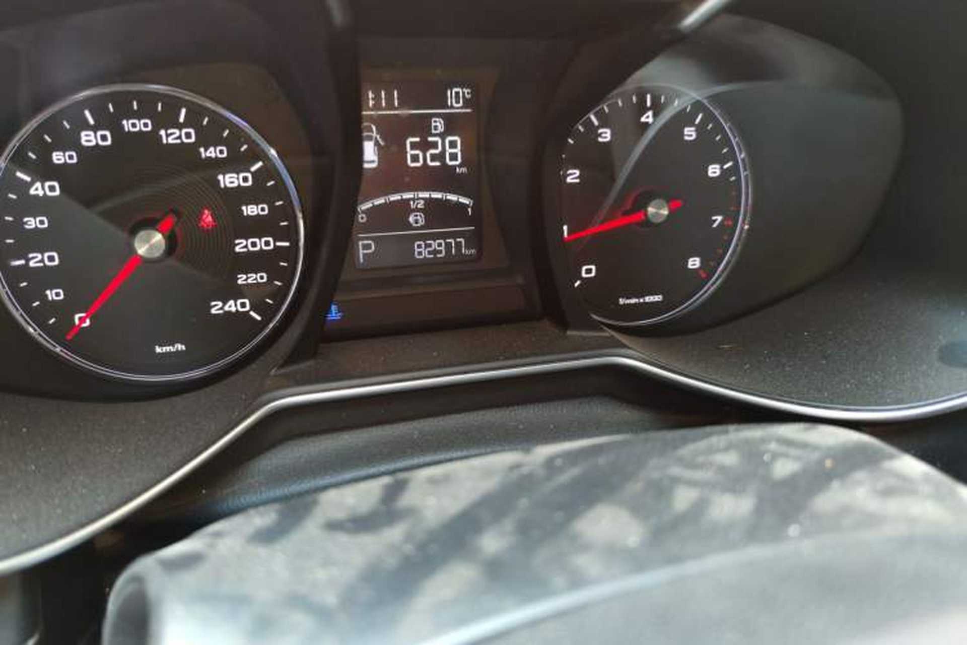 Used MG 6 2017 20T Automatic Luxury Smart Connect Version China V Standard Odometer Close Up