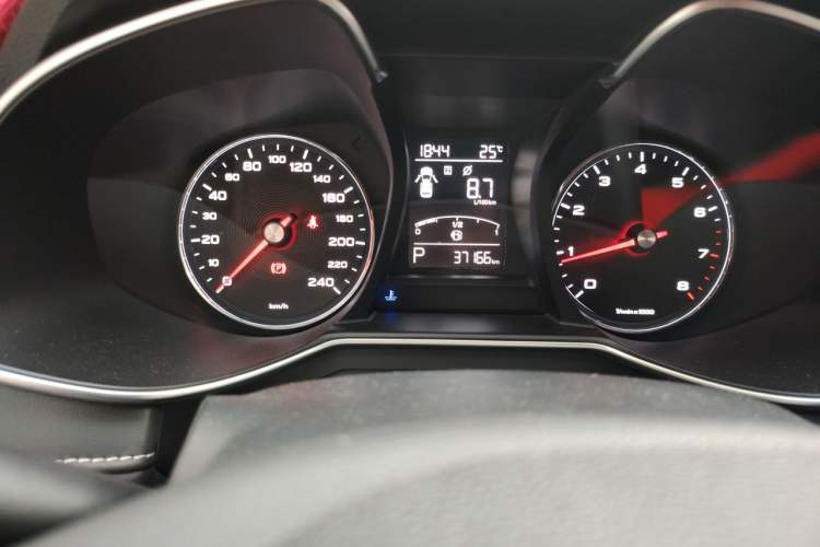 Used MG 6 2017 20T Automatic Luxury Smart Connect Version China V Standard Odometer Close Up