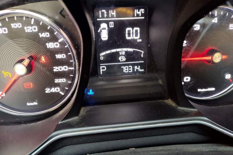 Used MG 6 2017 20T Automatic Luxury Smart Connect Version China V Standard Odometer Close Up