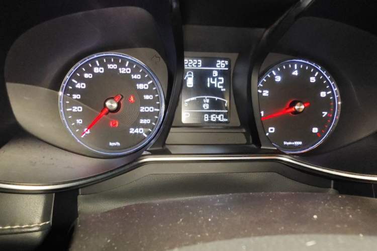 Used MG 6 2017 20T Automatic Luxury Smart Connect Version China V Standard Odometer Close Up