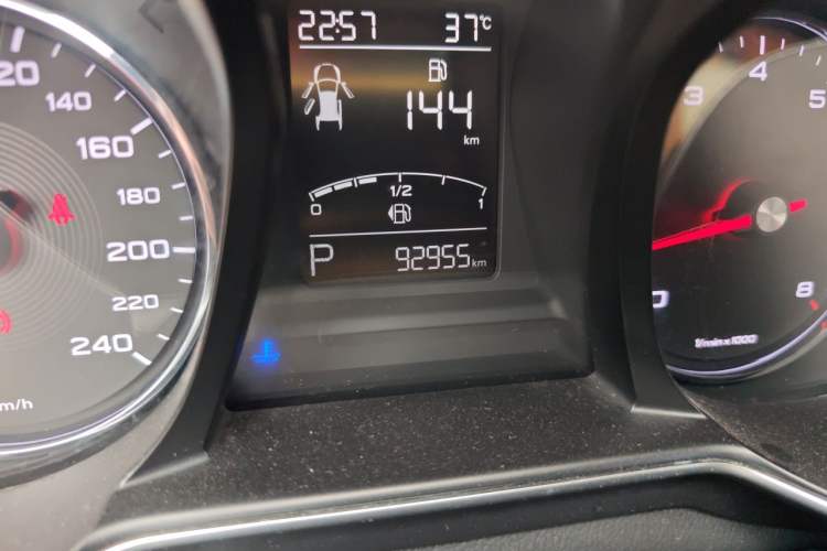 Used MG 6 2017 20T Automatic Elite Smart Connect Version China V Standard Odometer Close Up
