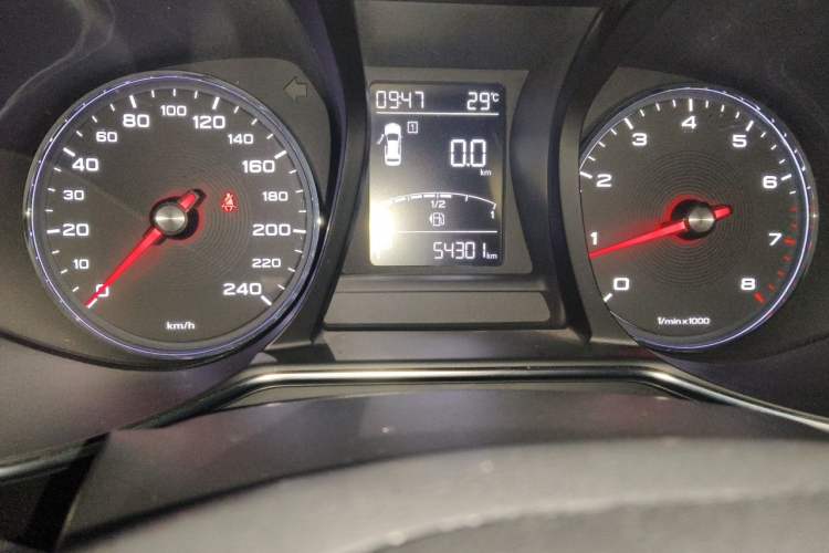 Used MG 6 2017 20T Automatic Luxury Smart Connect Version China V Standard Odometer Close Up