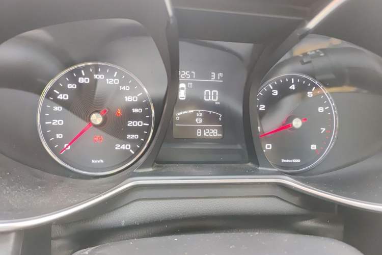 Used MG 6 2017 20T Manual Elite Smart Connect Version China V Standard Odometer Close Up