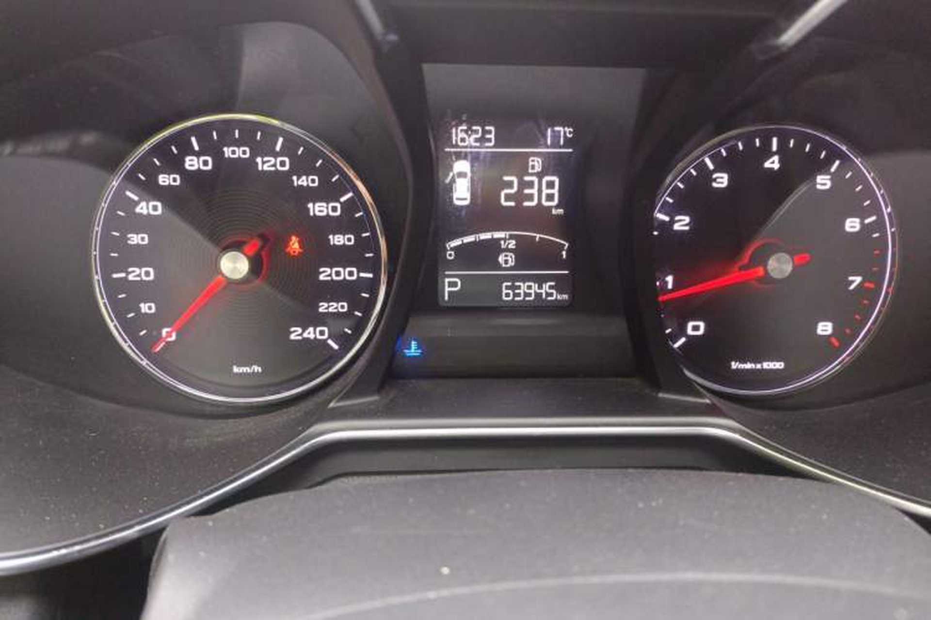 Used MG 6 2017 20T Automatic Luxury Smart Connect Version China V Standard Odometer Close Up