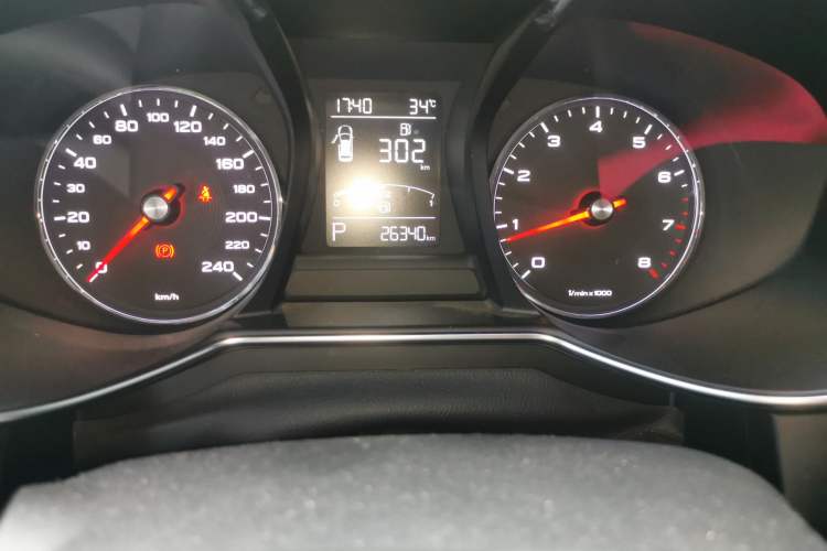 Used MG 6 2017 20T Automatic Luxury Smart Connect Version China V Standard Odometer Close Up