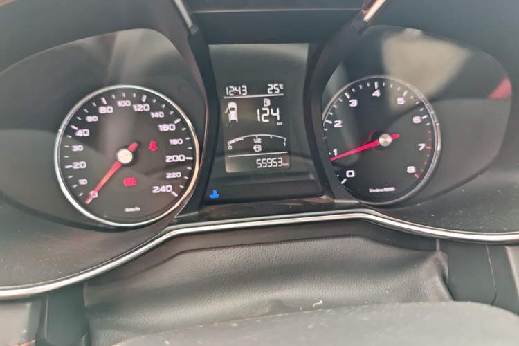 Used MG 6 2017 20T Manual Elite Smart Connect Version China V Standard Odometer Close Up