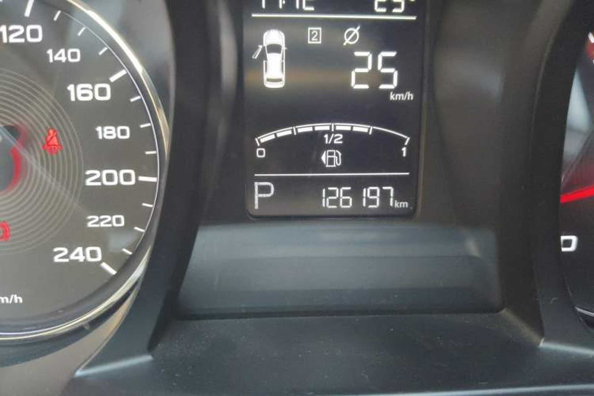 Used MG 6 2017 20T Automatic Elite Smart Connect Version China V Standard Odometer Close Up