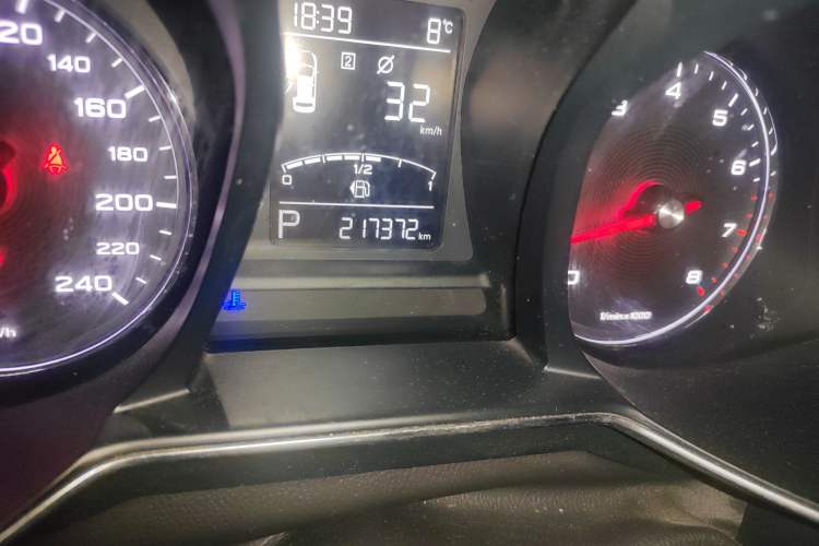 Used MG 6 2017 20T Automatic Prestige Internet Edition China V Standard Odometer Close Up