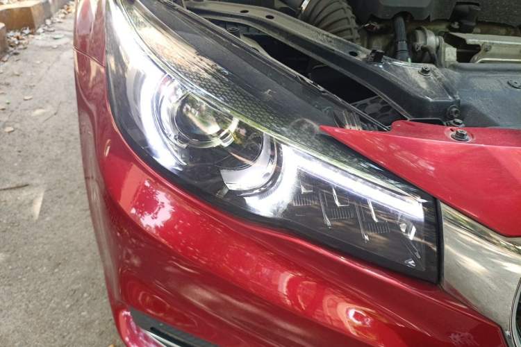 Used MG 6 2017 20T Automatic Trophy Prestige Internet Edition China V Standard Right Front Headlight