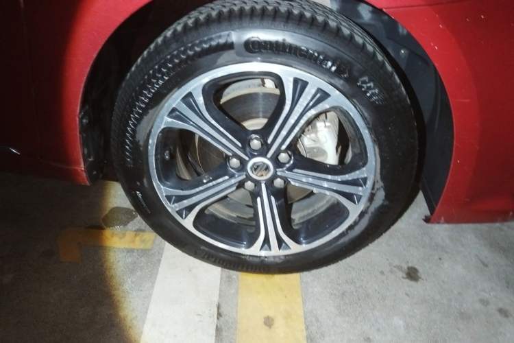 Used MG 6 2017 20T Manual Luxury Smart Connect Version China V Standard Right Front Wheel Hub