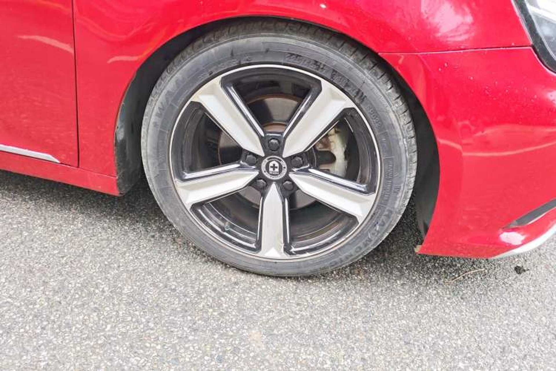 Used MG 6 2017 20T Automatic Luxury Smart Connect Version China V Standard Right Front Wheel Hub