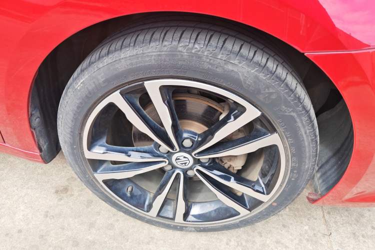 Used MG 6 2017 20T Automatic Trophy Prestige Internet Edition China V Standard Right Front Wheel Hub