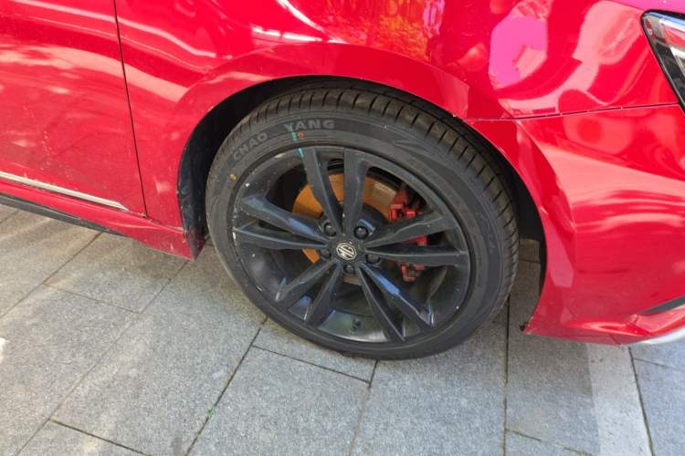 Used MG 6 2017 20T Automatic Trophy Prestige Internet Edition China V Standard Right Front Wheel Hub