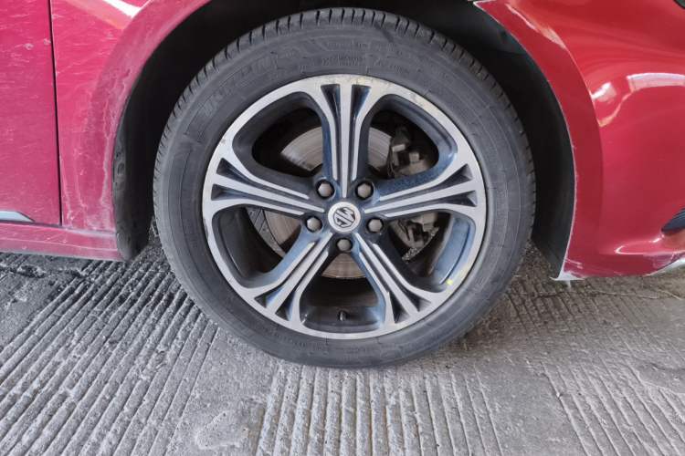Used MG 6 2017 20T Automatic Luxury Smart Connect Version China V Standard Right Front Wheel Hub