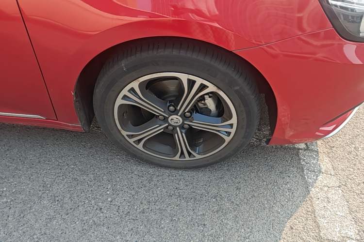 Used MG 6 2017 20T Automatic Luxury Smart Connect Version China V Standard Right Front Wheel Hub