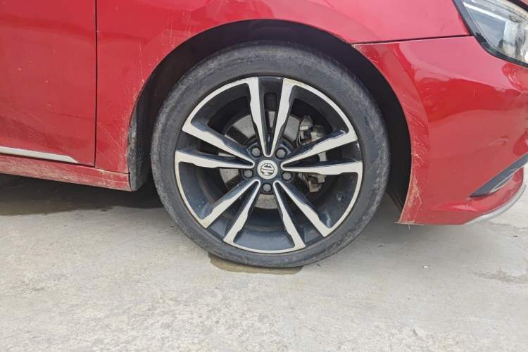 Used MG 6 2017 20T Automatic Trophy Prestige Internet Edition China V Standard Right Front Wheel Hub