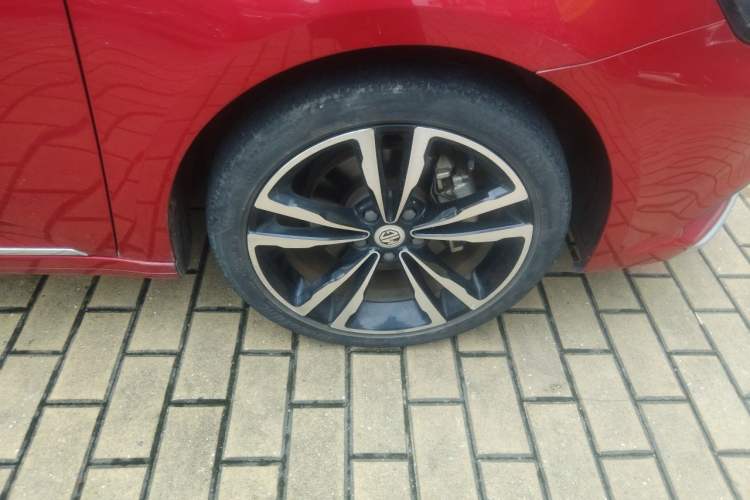 Used MG 6 2017 20T Automatic Trophy Prestige Internet Edition China V Standard Right Front Wheel Hub