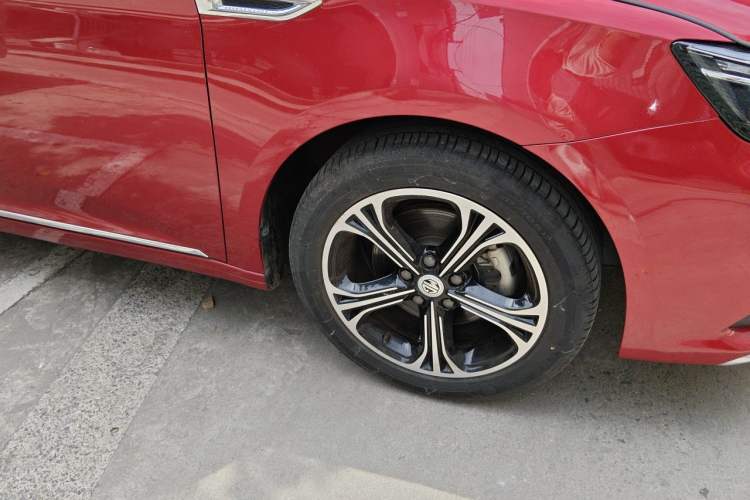 Used MG 6 2017 20T Manual Luxury Smart Connect Version China V Standard Right Front Wheel Hub