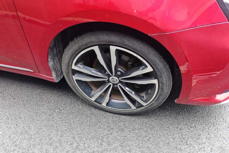 Used MG 6 2017 20T Automatic Trophy Prestige Internet Edition China V Standard Right Front Wheel Hub