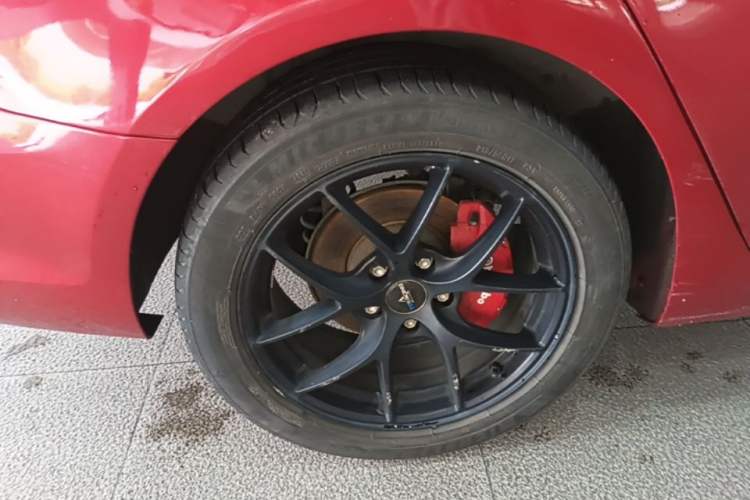 Used MG 6 2017 20T Automatic Luxury Smart Connect Version China V Standard Right Rear Wheel Hub