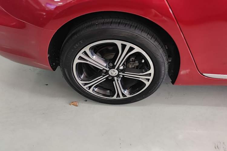 Used MG 6 2017 20T Automatic Luxury Smart Connect Version China V Standard Right Rear Wheel Hub