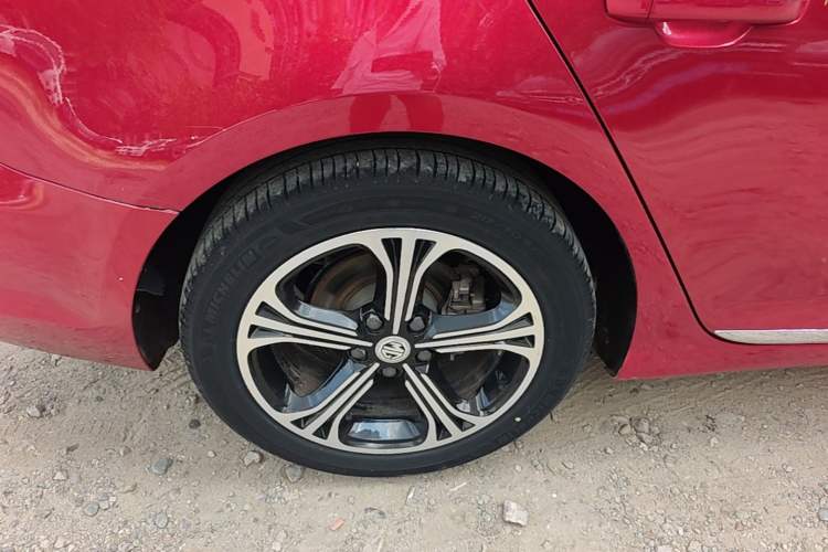 Used MG 6 2017 20T Automatic Luxury Smart Connect Version China V Standard Right Rear Wheel Hub