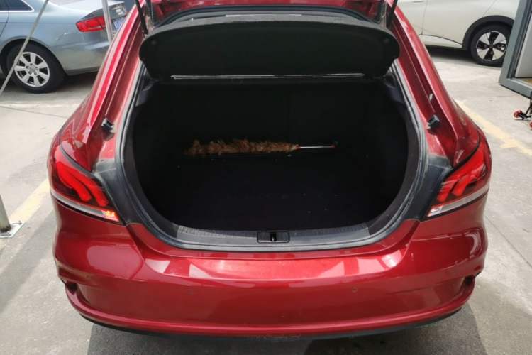 Used MG 6 2017 20T Automatic Trophy Prestige Internet Edition China V Standard Trunk