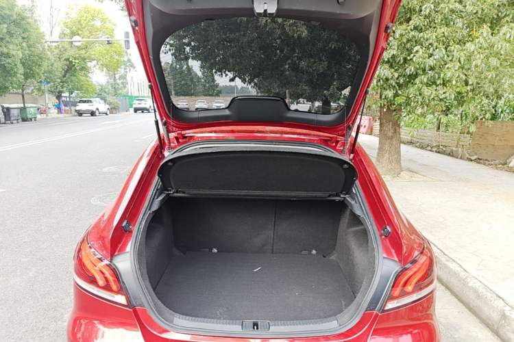Used MG 6 2017 20T Automatic Luxury Smart Connect Version China V Standard Trunk