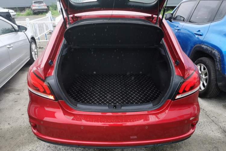 Used MG 6 2017 20T Automatic Luxury Smart Connect Version China V Standard Trunk