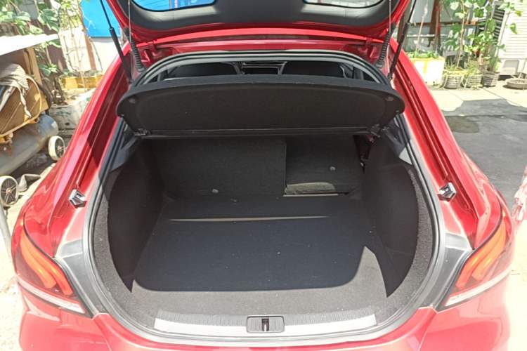 Used MG 6 2017 20T Automatic Luxury Smart Connect Version China V Standard Trunk