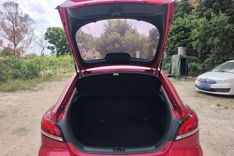 Used MG 6 2017 20T Automatic Luxury Smart Connect Version China V Standard Trunk