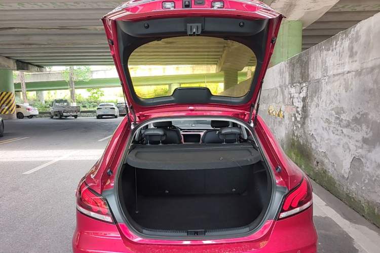 Used MG 6 2017 20T Automatic Trophy Prestige Internet Edition China V Standard Trunk
