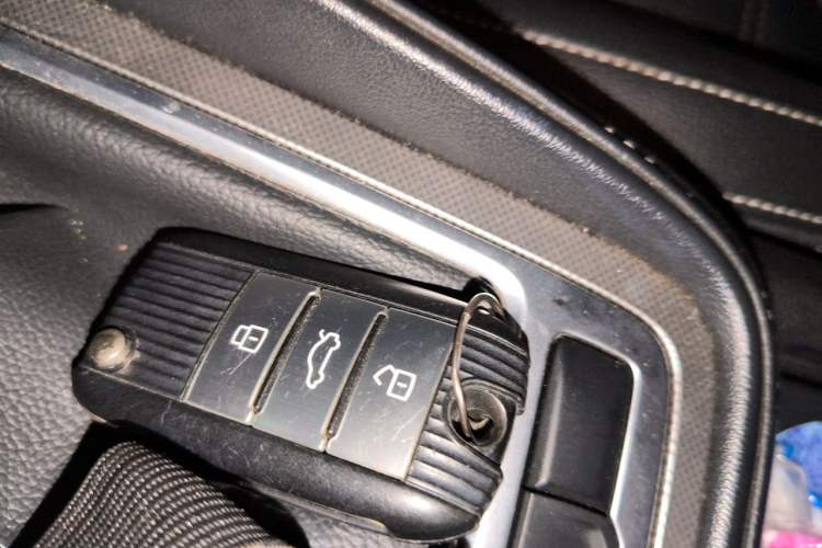 Used MG 6 2017 20T Automatic Luxury Smart Connect Version China V Standard Vehicle Key