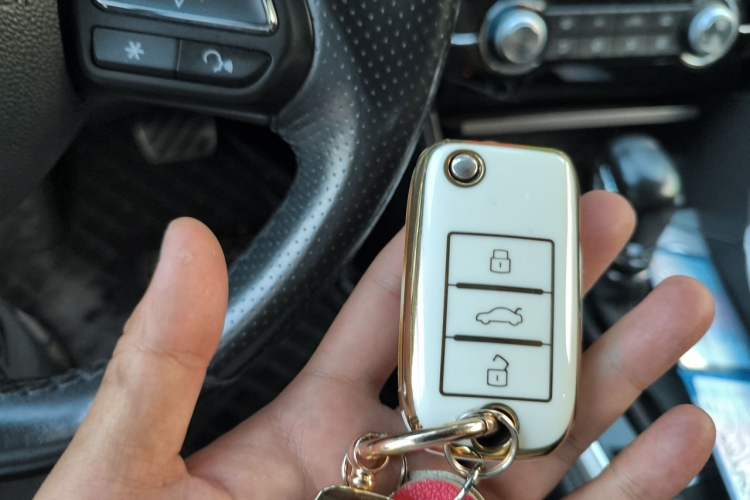 Used MG 6 2017 20T Automatic Luxury Smart Connect Version China V Standard Vehicle Key