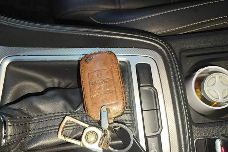 Used MG 6 2017 20T Automatic Luxury Smart Connect Version China V Standard Vehicle Key