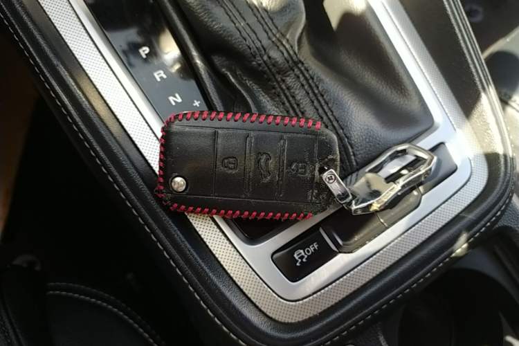 Used MG 6 2017 20T Automatic Luxury Smart Connect Version China V Standard Vehicle Key